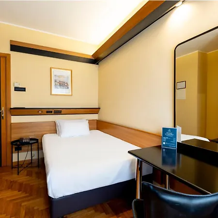 Cristal Palace Andria